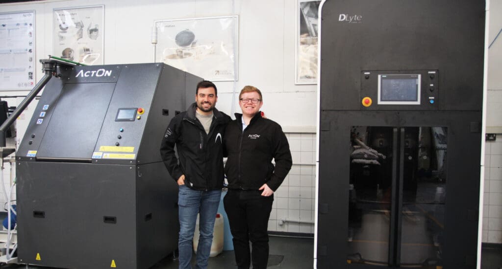 The DLyte PRO500 offers exceptional metal surface-finishing results