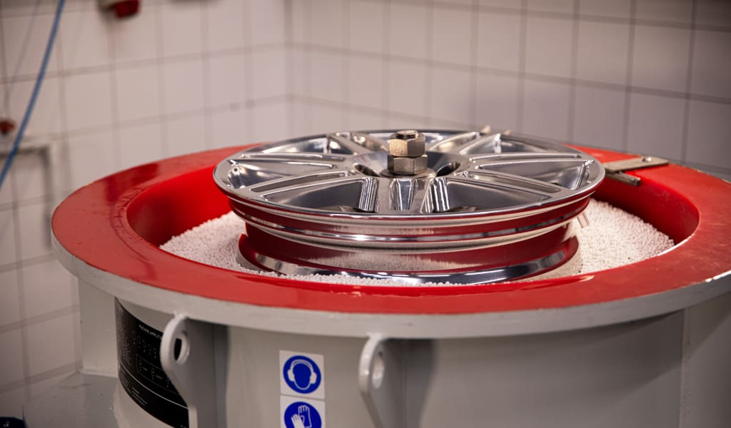 Check out our cutting-edge automotive alloy wheel cleaner & polisher